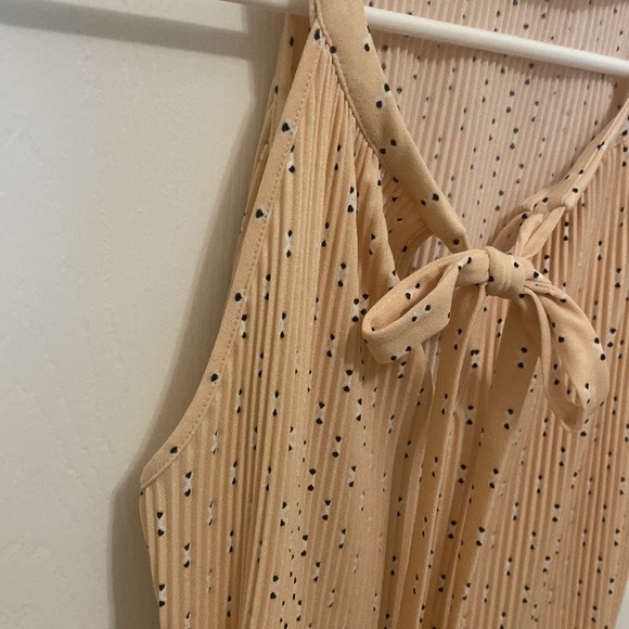 Cream colored blouse - Picture 6 of 10